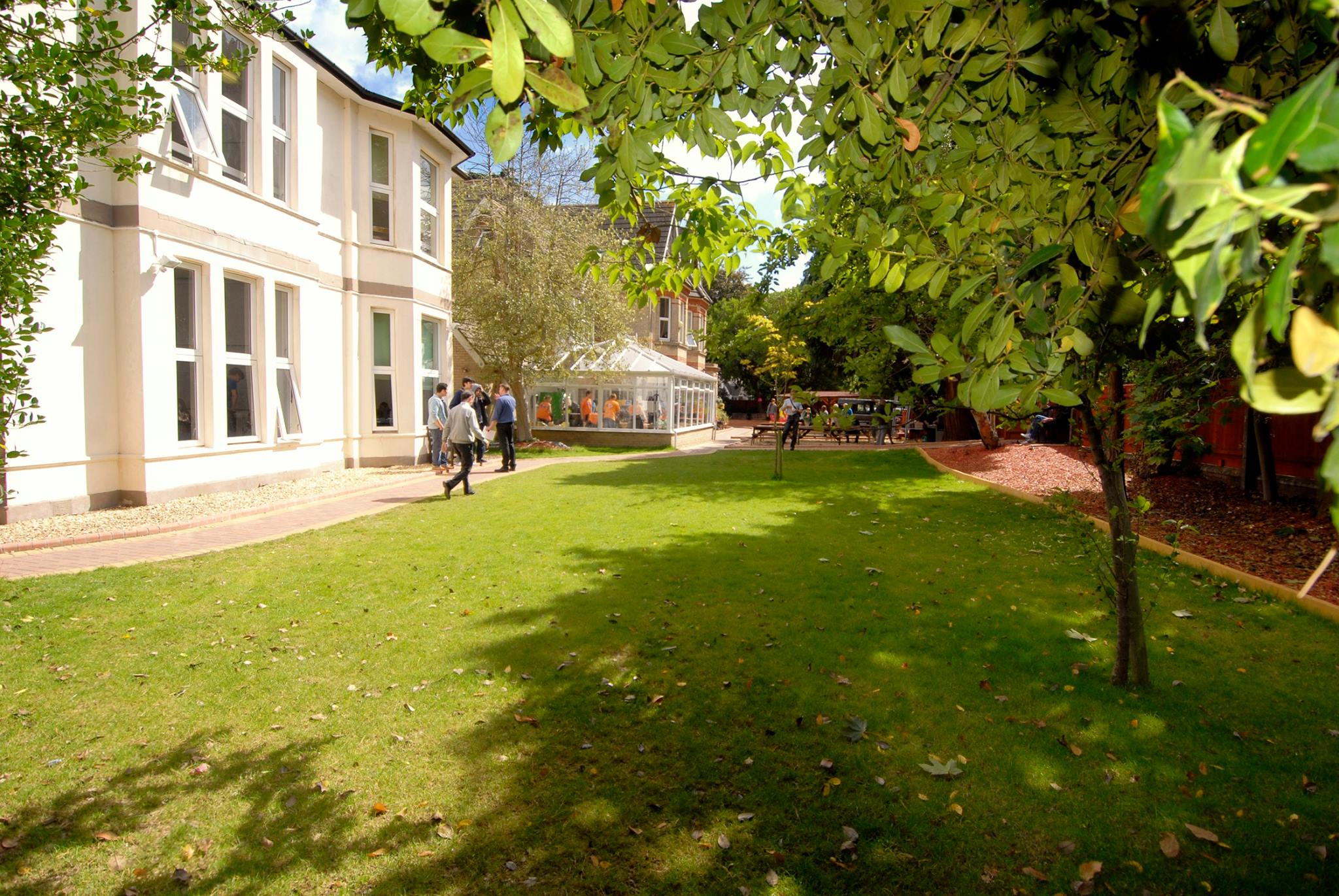 Школа Cavendish School of English Борнмут в Борнмуте